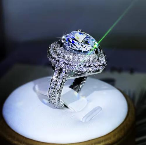 خاتم فضة عيار 925 فخم مع كريستال لون فضي