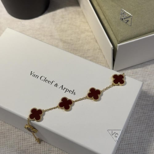 سوار فان كليف عودي 5 وردات