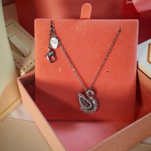 سلسال سواروفسكي لوقو بطة ماستر كواليتي فضي