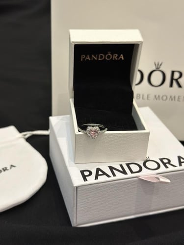 خاتم باندورا فص وردي مع كريستال