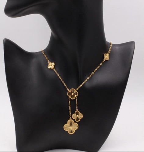 سلسال فان كليف ثلاث وردات ذهبي فخم