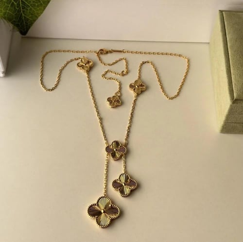 سلسال فان كليف ثلاث وردات ذهبي فخم