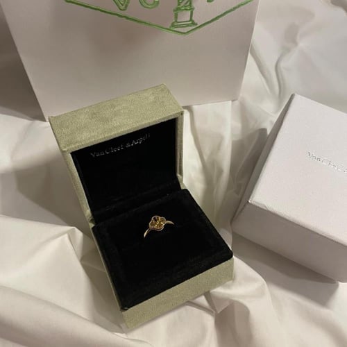 خاتم فان كليف ذهبي فري سايز