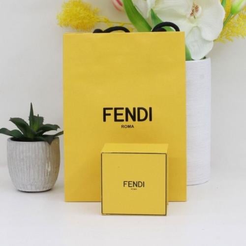 ملحقات فندي