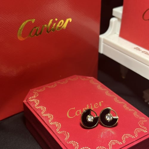 حلق كارتير العين اللون الاسود والذهبي