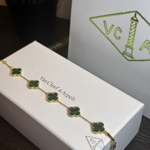 سوار فان كليف الأخضر وردات كبيره