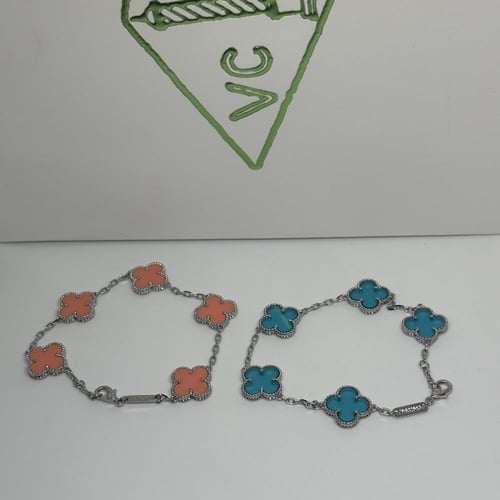 سوار فان كليف الالوان الجديدة وردات كبيره