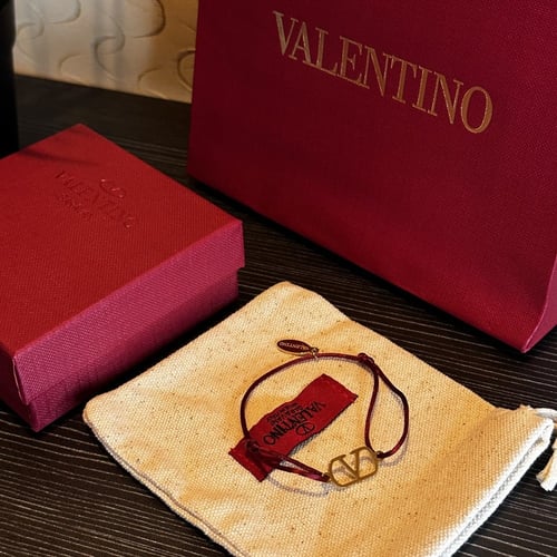 سوار خيط فالنتينو ذهبي