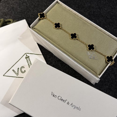 سوار فان كليف أسود وردات كبيره