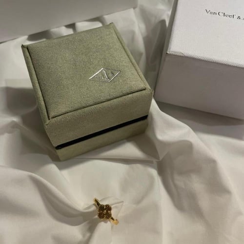 خاتم فان كليف ذهبي فري سايز