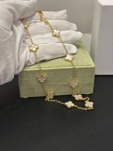 سلسال فان كليف عشرة وردات ميني ابيض