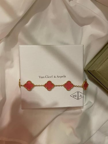 سوار فان كليف الوردي ٥ وردات