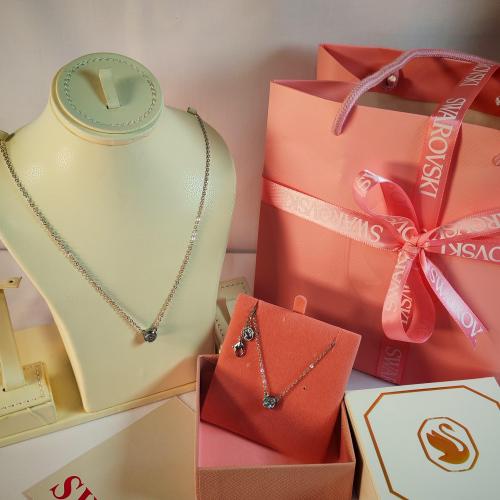 سلسال سواروفسكي فضي بفص ماستر كواليتي