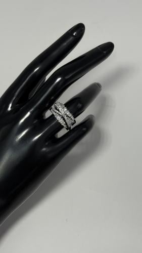 خاتم سواروفسكي بفصوص فخم