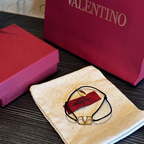 سوار خيط فالنتينو ذهبي