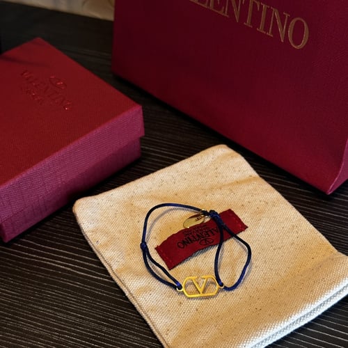 سوار خيط فالنتينو ذهبي