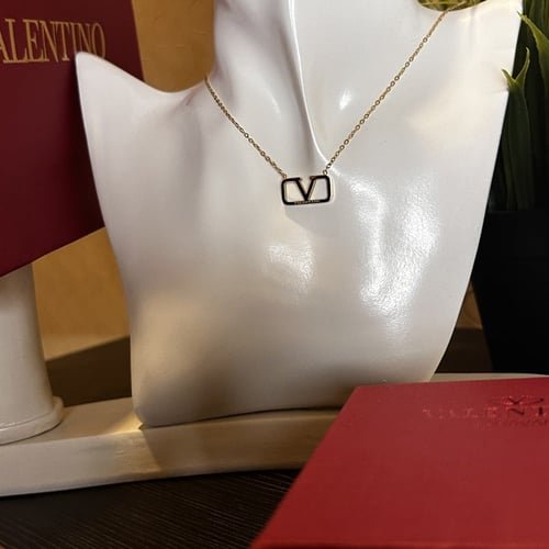 سلسال فالنتينو ذهبي