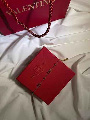 سوار فالنتينو مع فصوص