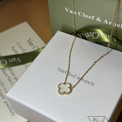 سلسال فان كليف ذهبي اللون الصدفي