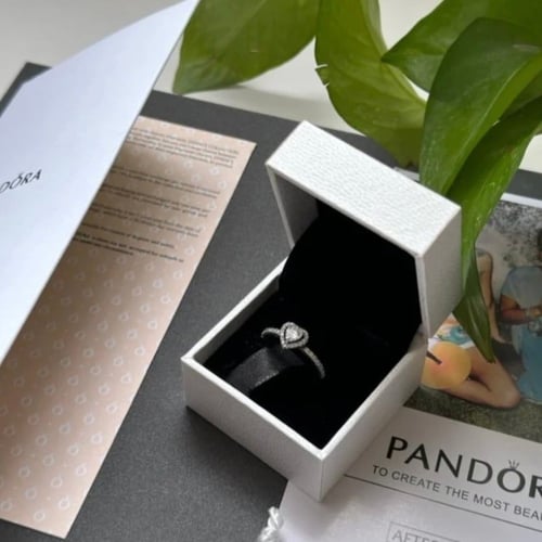خاتم باندورا كريستالي اللون الفضي