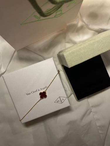 سوار فان كليف عودي وردة وحدة