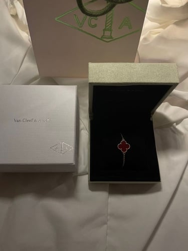 سوار فان كليف عودي وردة وحدة