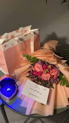 باقة ورد + خاتم الجوهرة فضة