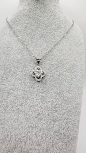 سلسال الورده فضي