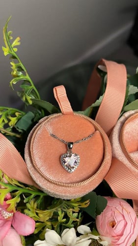 بكج خاتم + سلسال (ورد صناعي)