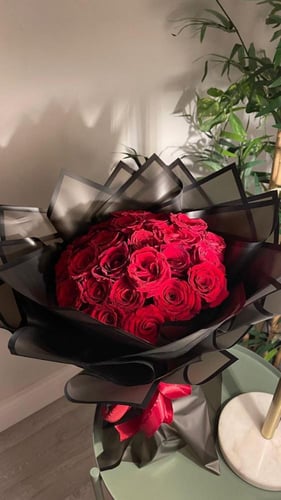 باقة ورد جوري وسط