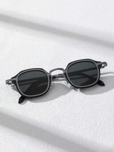 نظارة اسود ملكي