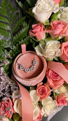 سلسال قلب الورده