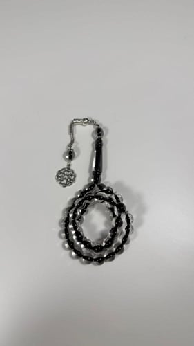 سبحة أسود شفاف