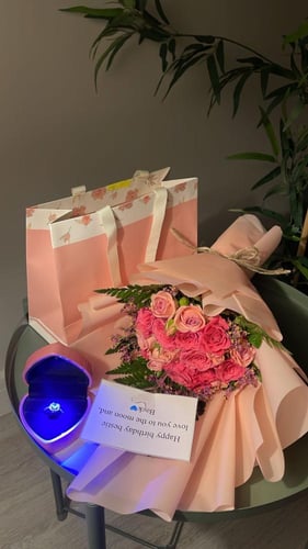 باقة ورد + خاتم الجوهرة فضة