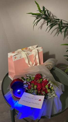 باقة ورد + خاتم الجوهرة فضة