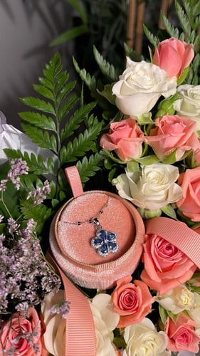 سلسال الوردة الزرقاء