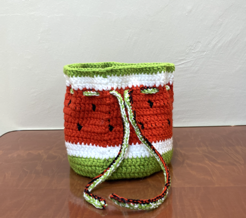makeup / organizer crocheted bag حقيبة كروشية للمك...