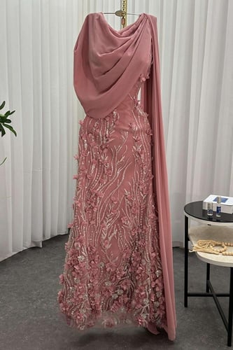 فستان ليسا