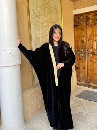 عباية بقيطان بشت (مخمل وكريب)