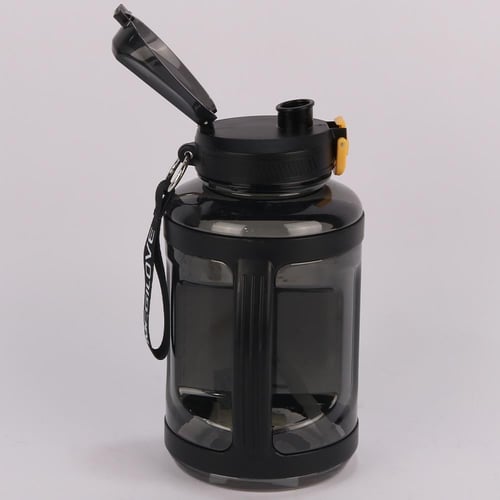 مطارة رياضية بلاستيك اسود 2200 مل