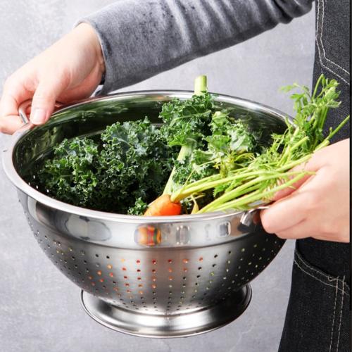 مصفي استيل بمسكة يدين 24 سم