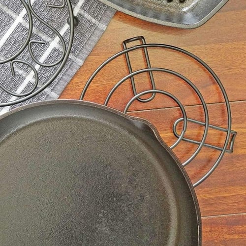 قاعدة تسخين حديد مدورة لون اسود 18CM