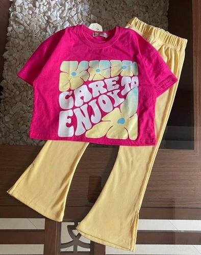 طقم بناتي خروج