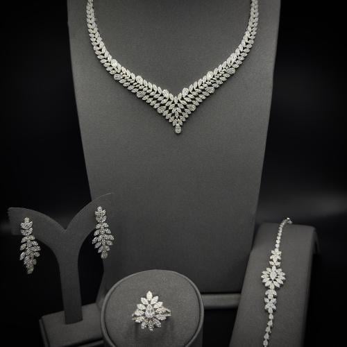 طقم فضة عيار 925 مكون من 4 قطع