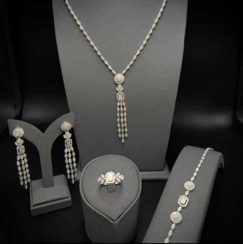 طقم بعقد طويل فضة عيار 925 مكون من 4 قطع