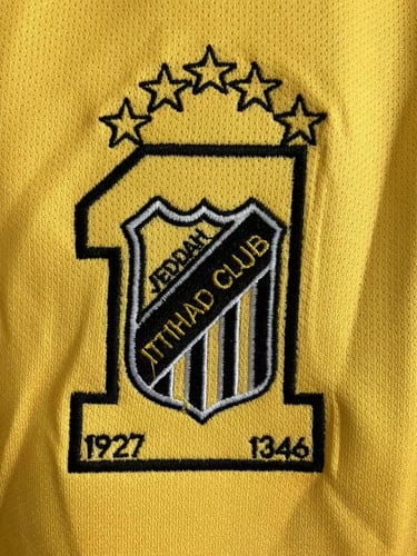 تيشيرت تاريخي من مجموعة باك تو باك