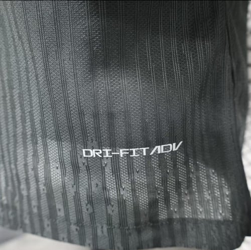 تيشيرت الاتحاد الاسود نسخة خاصة فئة اللاعبين 2025/...