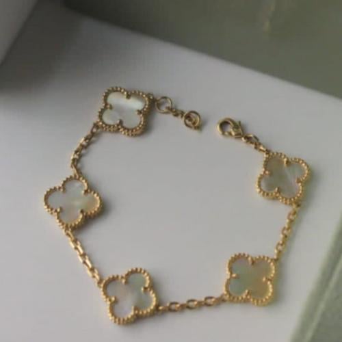 اسوارة خمس وردات صدفي مطليه ذهب من RONY&QAFA