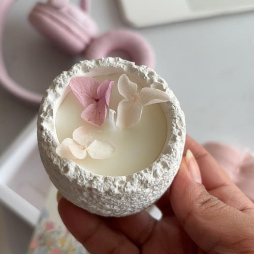 شمعة بقالب حجري