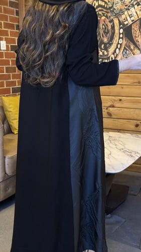 عبايه رقمها ٢٢٩